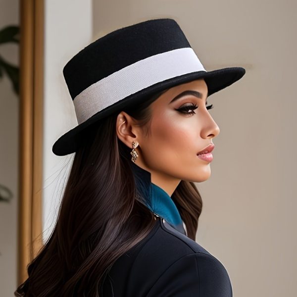 elegant and classic design of women's wool felt hat, embellished with a bow, light and breathable tweed fabric, showing the elegant style of women